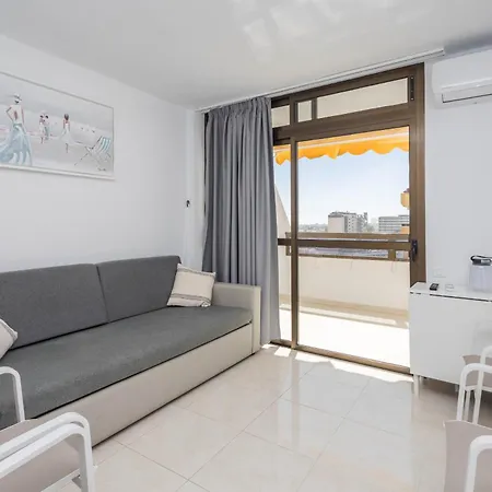 Arenas Cosy Flat - Balcony & Ac *