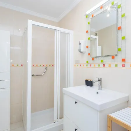 Arenas Cosy Flat - Balcony & Ac