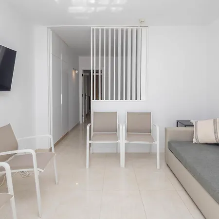 Daire Arenas Cosy Flat - Balcony & Ac *